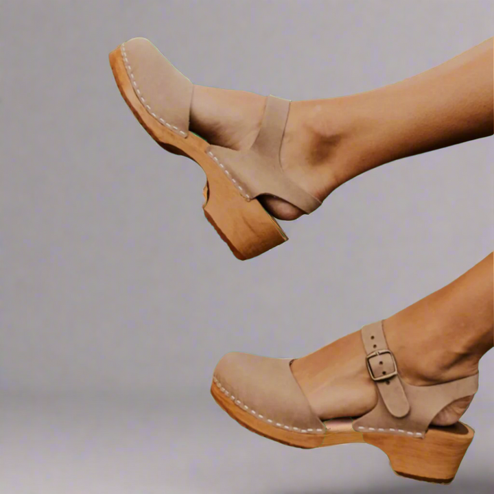 "Damen Plateau Sandalen mit ergonomischer Plateausohle, elegantes Design, beige Riemen, ideal für Komfort und Stil."