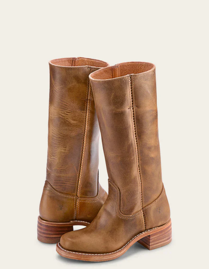 Damen Plateau Stiefel mit moderner Plateau-Sohle, elegantem Design; ideal für vielseitige Outfits, bequem und stilvoll.