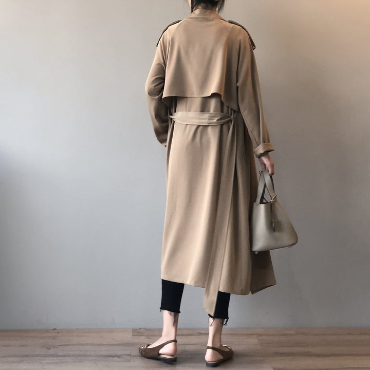 "Damen Retro Baggy-Trenchcoat in elegantem, weichen Stoff, modischer Vintage-Look, vielseitig für jeden Anlass geeignet."