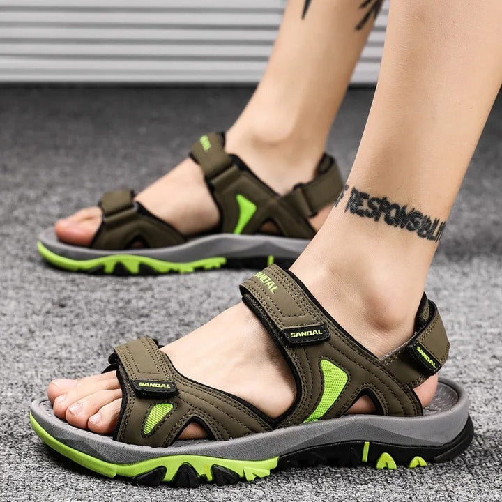 "Damen Sandalen, ergonomisch geformt, rutschfest, robust, ideal für Alltag in Armeegrün, Dunkelblau oder Schwarz."