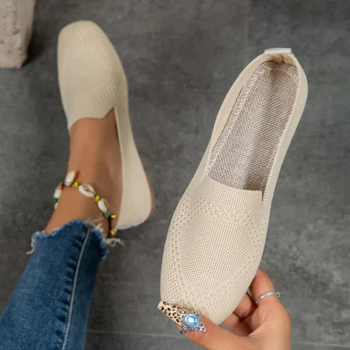 "Damen Slipper in Beige, bequemes orthopädisches Design, elegant und vielseitig mit hochwertiger Polsterung."