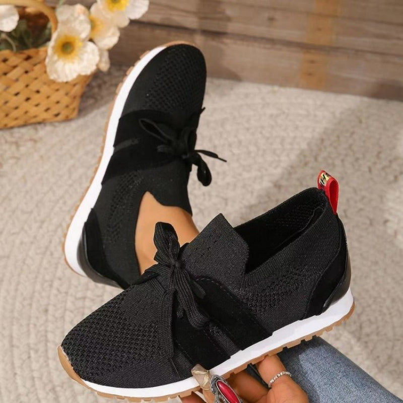 Damen Sneaker aus blauem Mesh mit breiter, weißer Sohle und Gel-Dämpfung, ideal für Komfort und orthopädische Unterstützung.