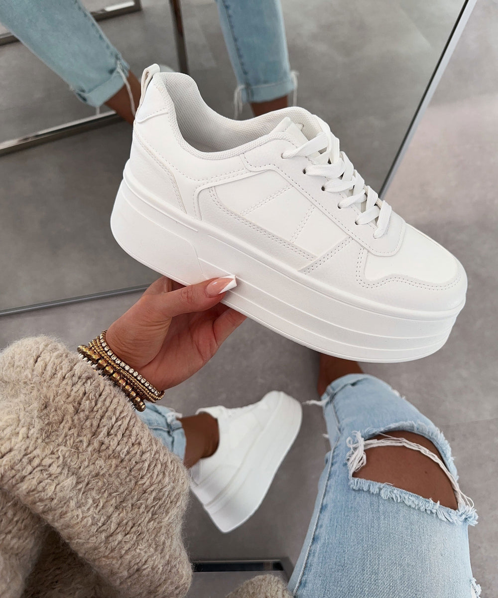 "Damen Sneaker Georgia Weiß; stilvoll, strahlendes Weiß, weiche Innensohle, robuste Außensohle, optimaler Komfort"