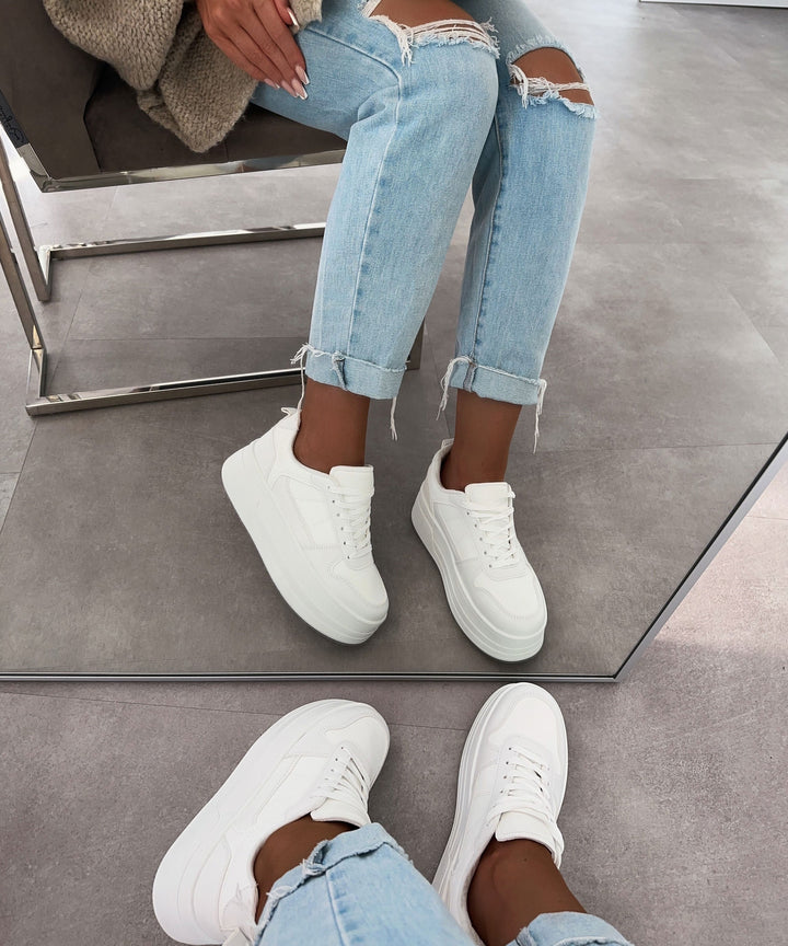 "Damen Sneaker Georgia Weiß; stilvoll, strahlendes Weiß, weiche Innensohle, robuste Außensohle, optimaler Komfort"