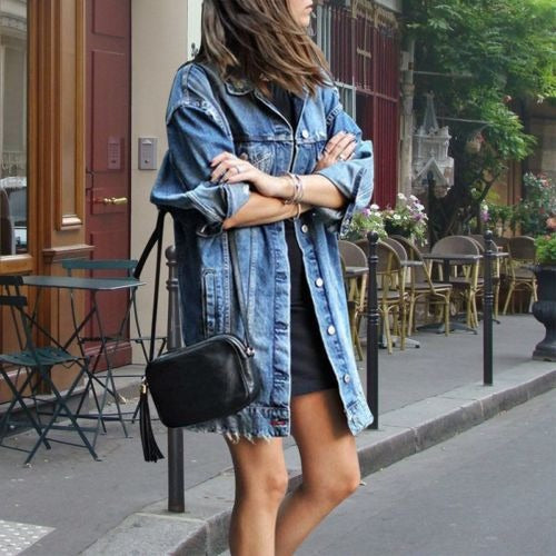 "Damen Sommerjacke Button-Down, leicht, atmungsaktiv, Frontansicht, ideal für Abende, vielseitiges Design."