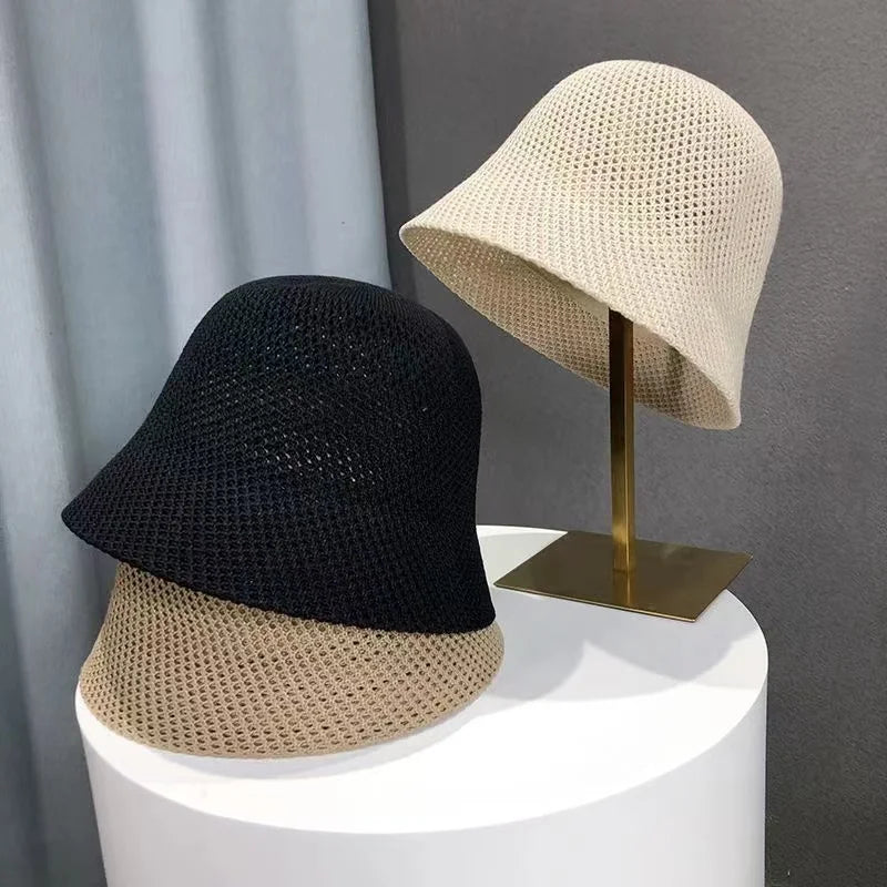 "Damen Sonnenhut, atmungsaktiv, elegant, mit breitem Rand für UV-Schutz, durchbrochenes Design, ideal für sonnige Tage."