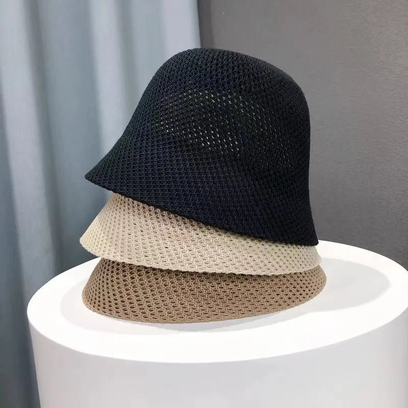 "Damen Sonnenhut, atmungsaktiv, elegant, mit breitem Rand für UV-Schutz, durchbrochenes Design, ideal für sonnige Tage."