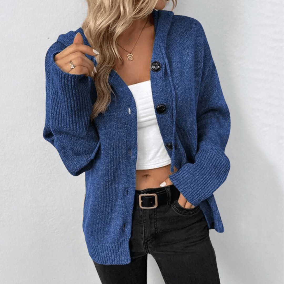 "Damen Strickjacke Brittan in Grau mit Knöpfen, warme und elegante Jacke für kalte Tage, aus weichem Material."