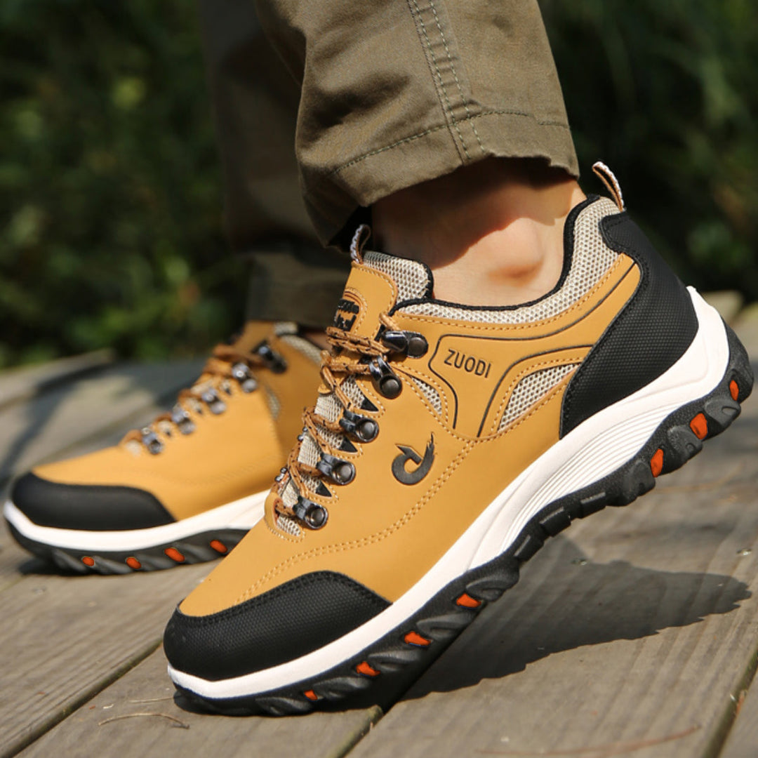 "Damen Trekkingschuhe mit grauer Oberfläche und robuster, rutschfester Sohle für Outdoor-Abenteuer"