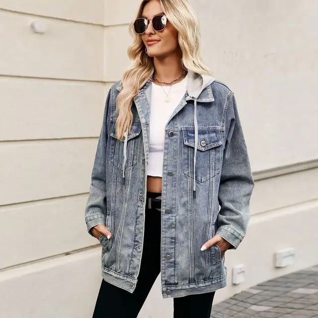 "Damen Vintage Jeansjacke mit Knopfverschluss, dunkelblauer Farbton, Kapuzenoption verfügbar, ideal für Winterlagen."