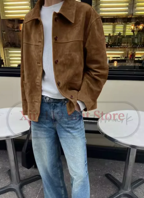 "Damen Vintage Wildleder Mantel, elegant geschnitten, weiches Leder, detailreich, ideal für Herbst/Winter Looks."