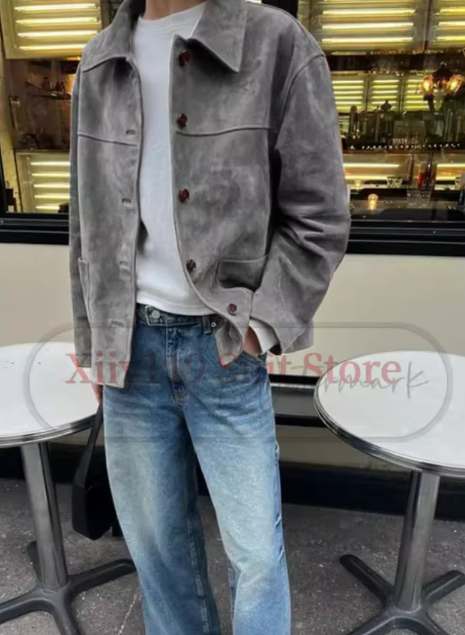 "Damen Vintage Wildleder Mantel, elegant geschnitten, weiches Leder, detailreich, ideal für Herbst/Winter Looks."