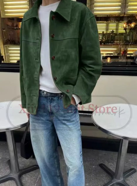 "Damen Vintage Wildleder Mantel, elegant geschnitten, weiches Leder, detailreich, ideal für Herbst/Winter Looks."