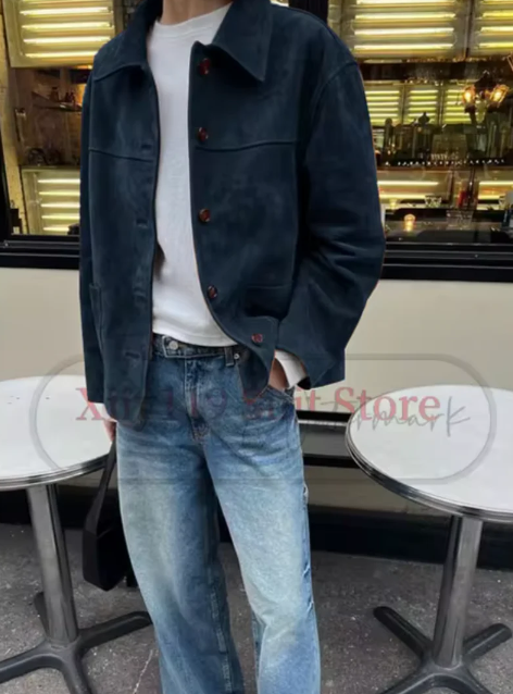 "Damen Vintage Wildleder Mantel, elegant geschnitten, weiches Leder, detailreich, ideal für Herbst/Winter Looks."