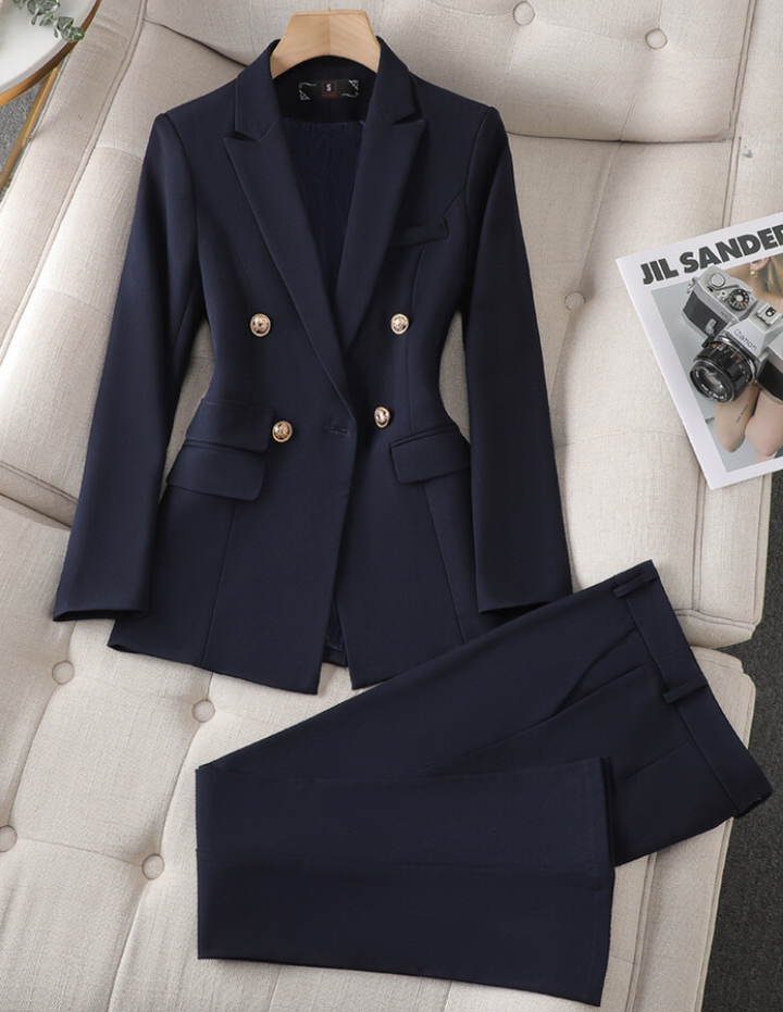 "Damen Zweiteiliges Set, eleganter Blazer mit passender Hose, zeitloser Stil in Weiß und Marineblau, ideal fürs Büro"