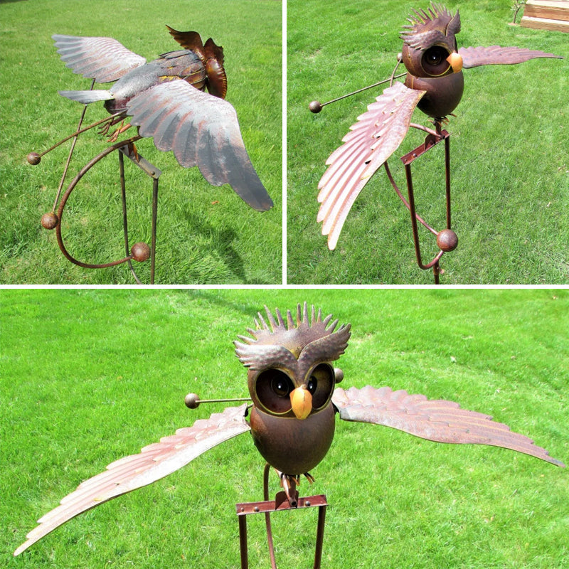 Dekorativer Gartenkunst-Vogel Windrad, inspiriert von Adler und Eule, aus Metall für Terrasse oder Garten.