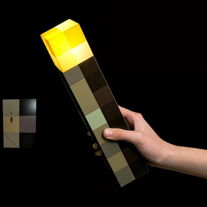 "Dezent-orangene GlowTorch LED-Lampe, USB-aufladbar, stilvoller Lichtgenuss für stimmungsvolle Raumbeleuchtung"