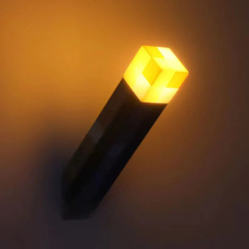 "Dezent-orangene GlowTorch LED-Lampe, USB-aufladbar, stilvoller Lichtgenuss für stimmungsvolle Raumbeleuchtung"