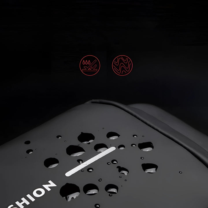 "Diebstahlsicherer USB-Rucksack aus wasserfestem Material, schwarz, ergonomisch, Vorderansicht, modernes Design."