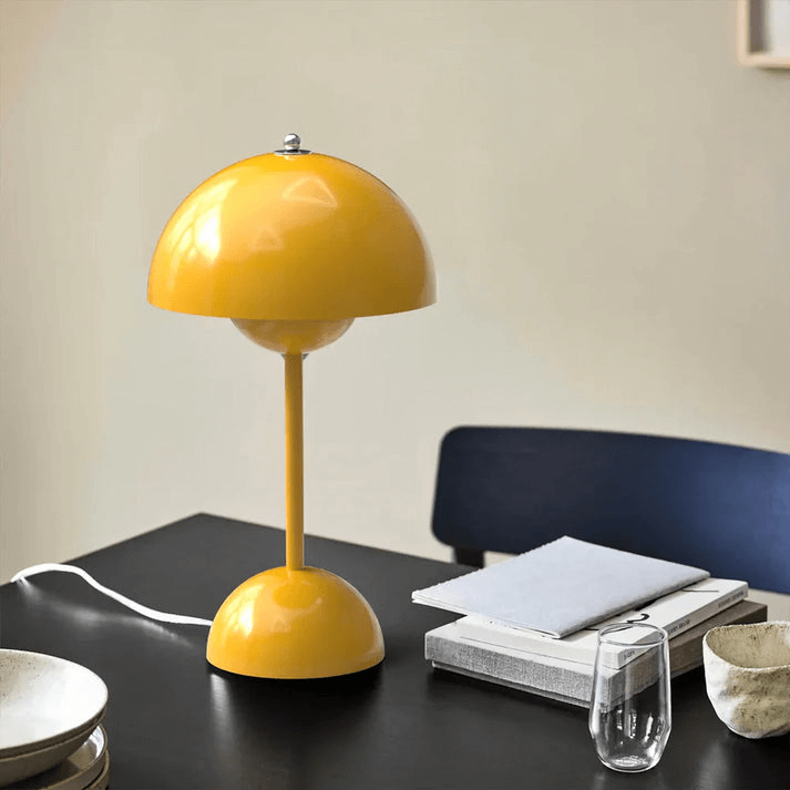 Wiederaufladbare LED-Tischlampe