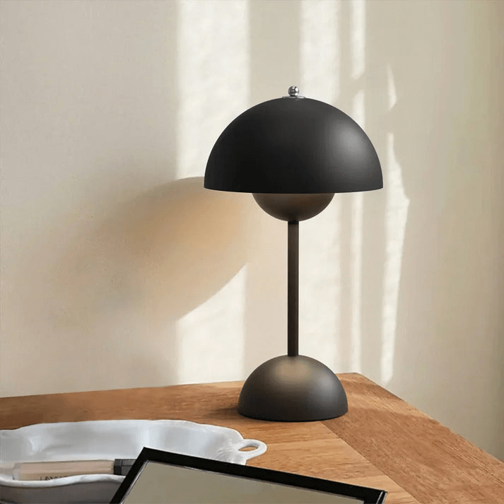 Wiederaufladbare LED-Tischlampe
