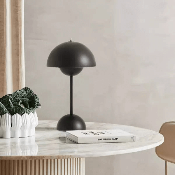 Wiederaufladbare LED-Tischlampe