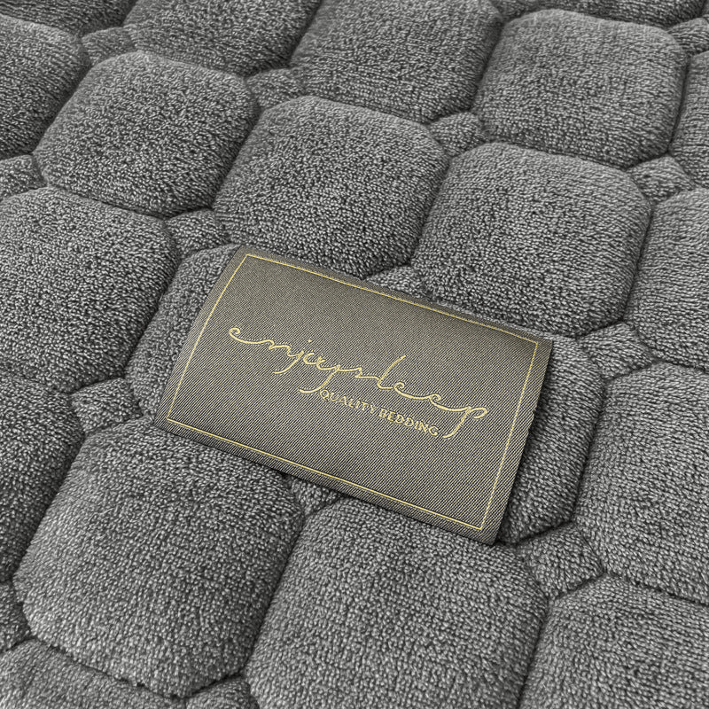 Weiche Tagesdecke mit Quadratischer Textur