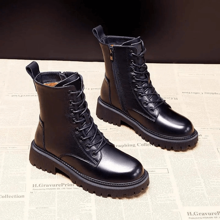 Hochwertige schwarze Lederstiefel