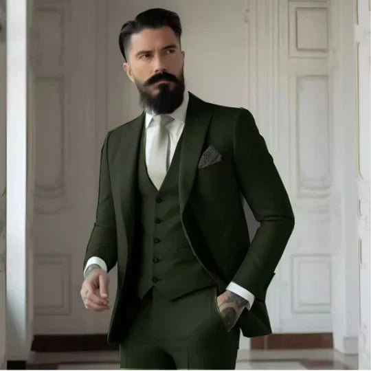 "Dreiteiliger Slim Fit Herren Hochzeitsanzug, elegant, in Grau, bestehend aus Sakko, Hose und Weste."