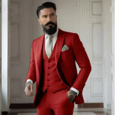 "Dreiteiliger Slim Fit Herren Hochzeitsanzug, elegant, in Grau, bestehend aus Sakko, Hose und Weste."