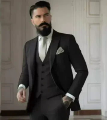 "Dreiteiliger Slim Fit Herren Hochzeitsanzug, elegant, in Grau, bestehend aus Sakko, Hose und Weste."