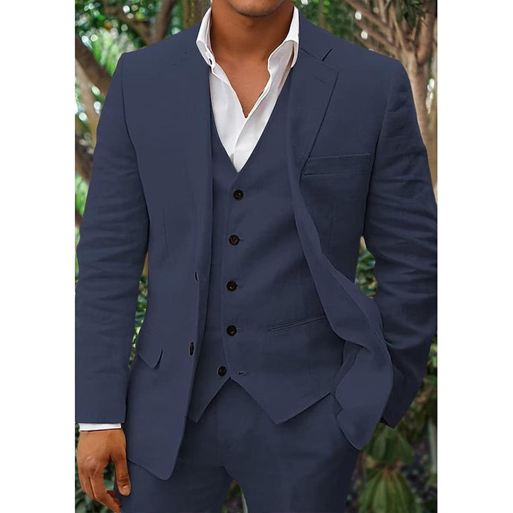 "Dreiteiliges Herren Leinen-Set in Schwarz, edler Blazer, klassische Weste, Hose; ideal für formelle Anlässe."