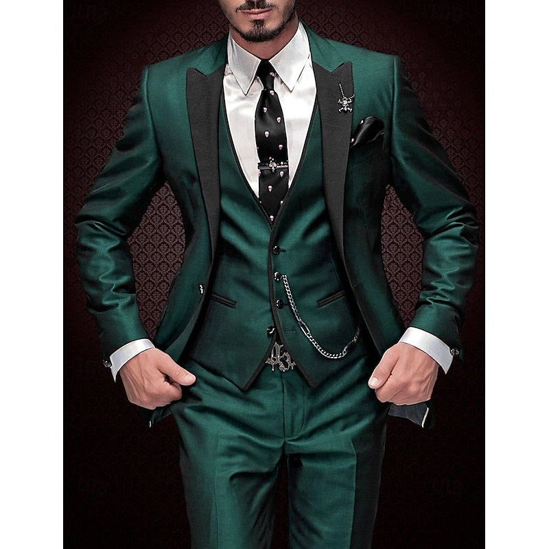 "Dreiteiliges Herren-Leinen-Set mit Blazer, Weste und Hose in elegantem Design, ideal für Business- und besondere Anlässe."