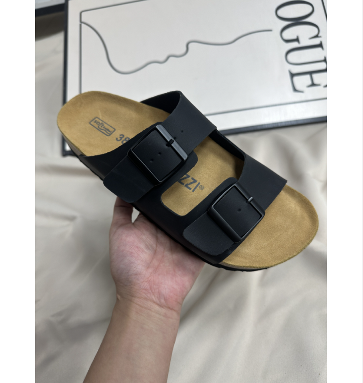 "Dunkelbraune orthopädische Korksandalen, ergonomisch und bequem für optimalen Fußkomfort."