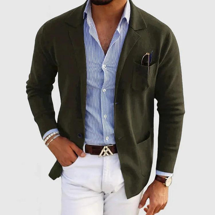 Einfarbige Herren-Strickjacke, langärmelig, mit Taschen, elegantes Design, ideal für Büro und Freizeit, stilvoll und bequem.