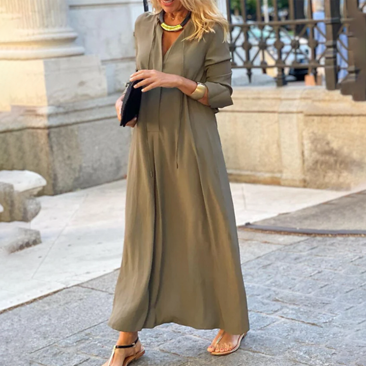 "Elegant fließendes Damen-Maxikleid in Grün, sommerliches Design für stylische und komfortable Anlässe."
