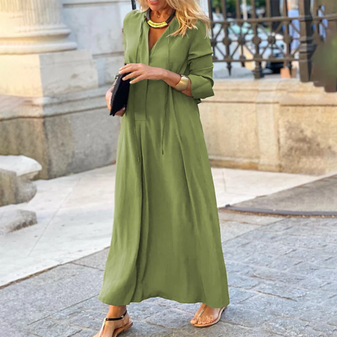 "Elegant fließendes Damen-Maxikleid in Grün, sommerliches Design für stylische und komfortable Anlässe."