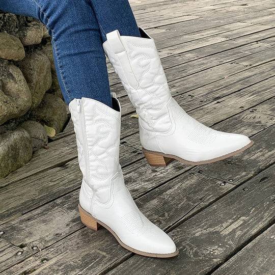 "Elegante Damen Cowboystiefel aus Leder, braun, rustikaler Stil, mittlere Höhe, modisches Design, Stadt und Land geeignet."