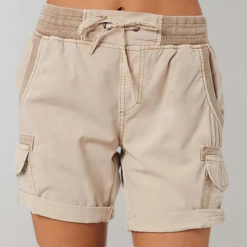 Elegante Damen High-Waist Shorts in Khaki, atmungsaktiv und vielseitig, perfekt für sommerliche Eleganz und Komfort.