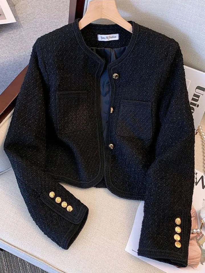 "Elegante Damen-Kurzjacke aus Tweed in taillierter Passform mit stilvollen Knöpfen, leicht und sommerlich, ideal für viele An