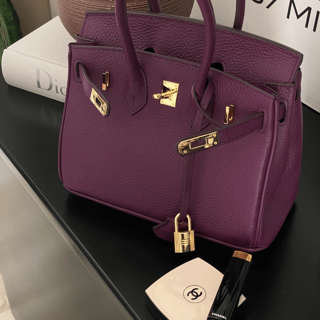 "Elegante Damen Lederhandtasche in Schwarz mit abnehmbarem Schulterriemen, ideal für stilbewusste Frauen."