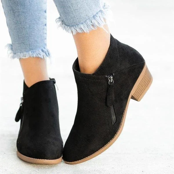 "Elegante Damen Lederstiefel orthopädisch in Schwarz, bieten Komfort und stilvolles Design für den täglichen Gebrauch."