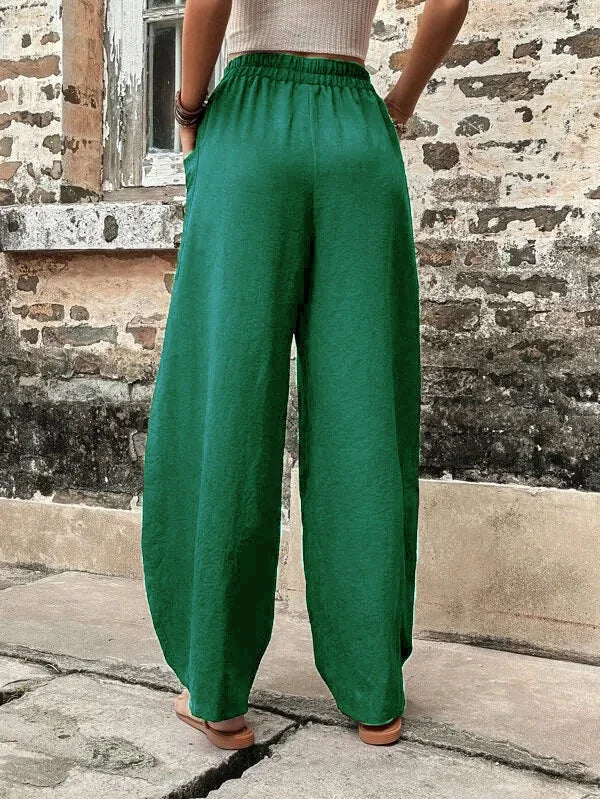 Elegante Damen Leinenhosen, aus hochwertigem Leinenstoff, in lockerer Passform mit elastischem Bund und praktischen Taschen.