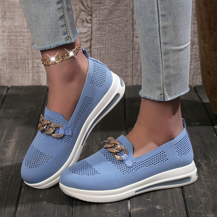 Elegante Damen-Loafer aus hochwertigen Materialien, braun, flacher Absatz, ideal für Alltag und besondere Anlässe.