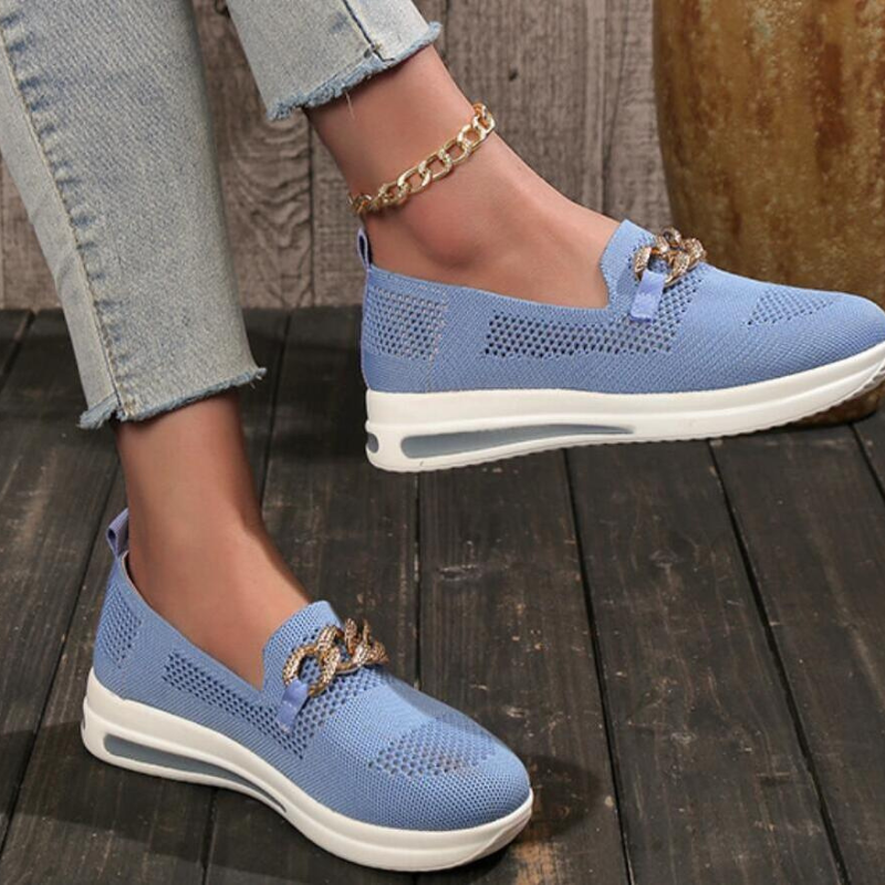 Elegante Damen-Loafer aus hochwertigen Materialien, braun, flacher Absatz, ideal für Alltag und besondere Anlässe.