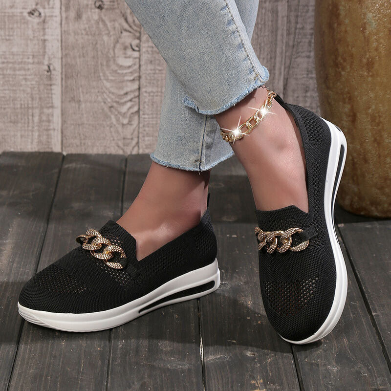 Elegante Damen-Loafer aus hochwertigen Materialien, braun, flacher Absatz, ideal für Alltag und besondere Anlässe.