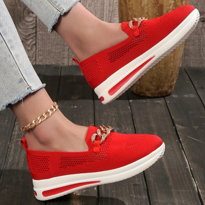 Elegante Damen-Loafer aus hochwertigen Materialien, braun, flacher Absatz, ideal für Alltag und besondere Anlässe.