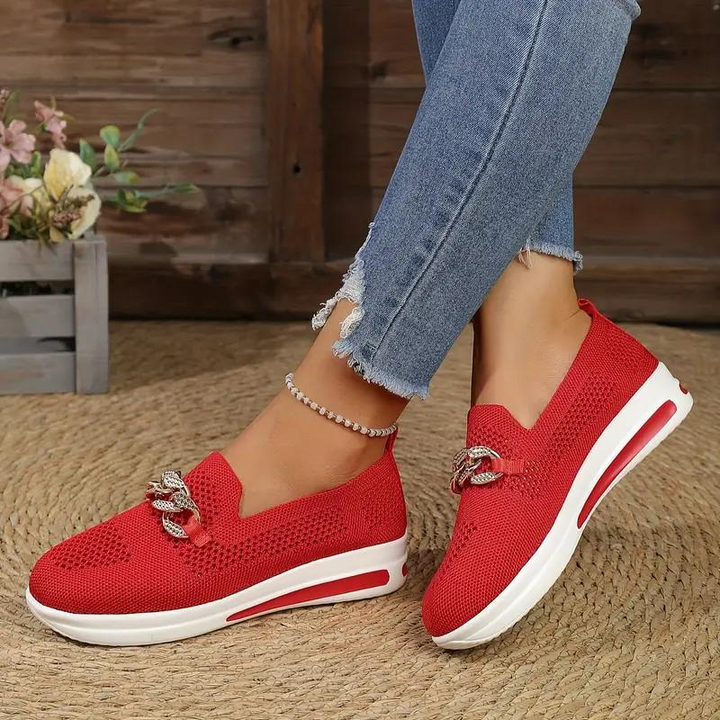 Elegante Damen-Loafer aus hochwertigen Materialien, braun, flacher Absatz, ideal für Alltag und besondere Anlässe.
