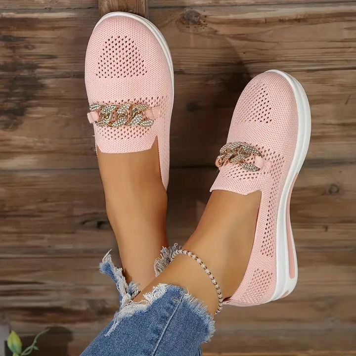 Elegante Damen-Loafer aus hochwertigen Materialien, braun, flacher Absatz, ideal für Alltag und besondere Anlässe.