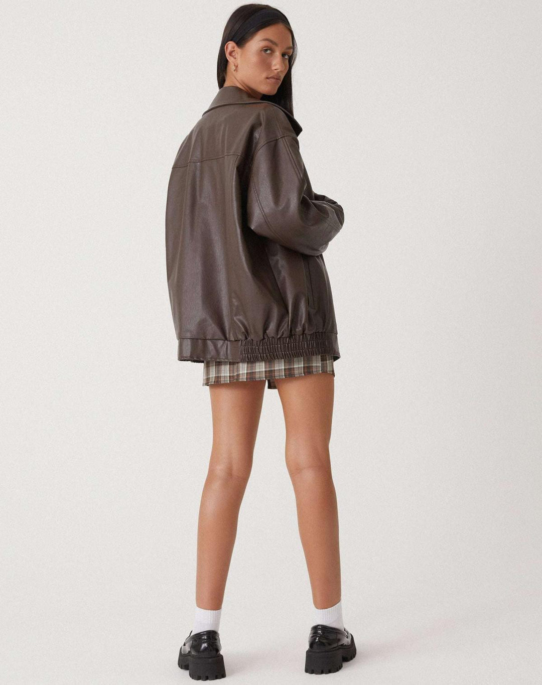 Elegante Damen-PU-Lederjacke, locker geschnitten, weiches Leder, modisch für Tages- und Abend-Outfits, vielseitig.